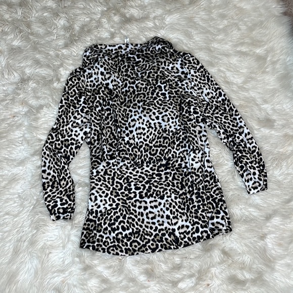 Perseption Concept size XL collared wrap front leopard print blouse - Picture 8 of 8